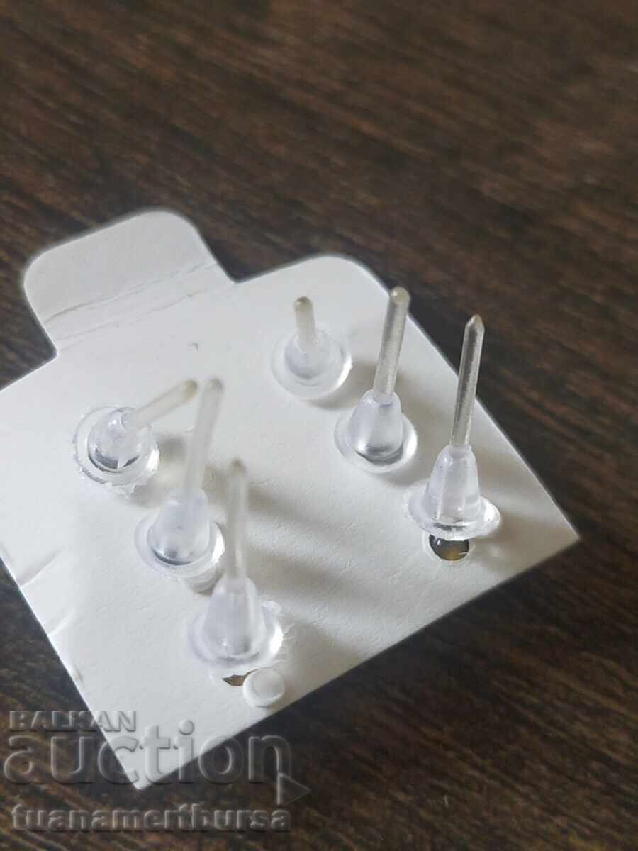 обеци с цена € 3.00 | 5.87 лв.