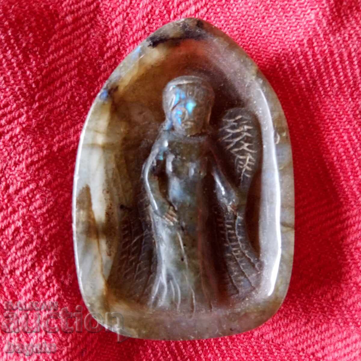 Καμέο από λαβραδορίτη με τιμή € 50.00 | 97.79 BGN