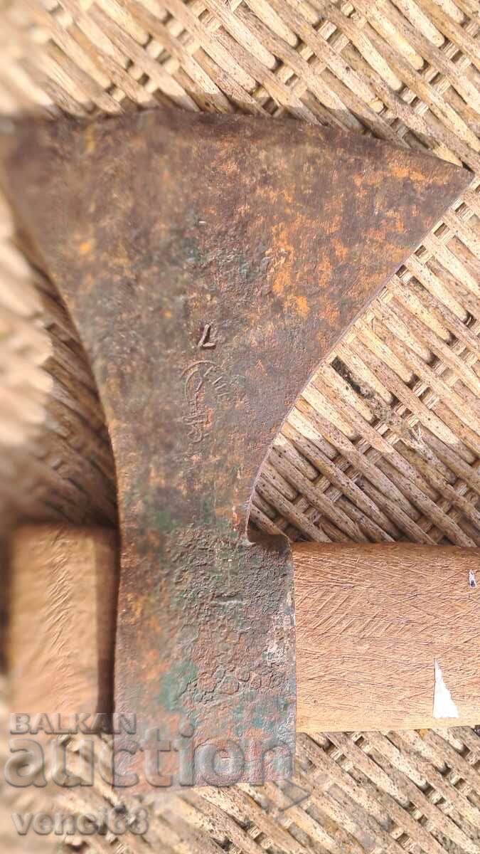 Колекционерска брадва