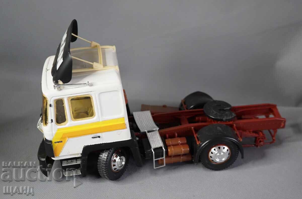 Licitație MAN Jucărie veche din plastic model machetă camion TIR