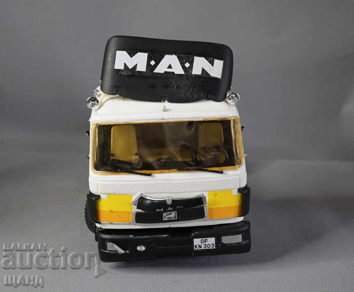 MAN Jucărie veche din plastic model machetă camion TIR