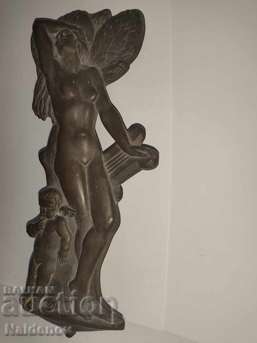 Големият скулптор Марио Моски Mario Moschi Около 1940 г. с цена € 650.00 | 1271.29 лв.