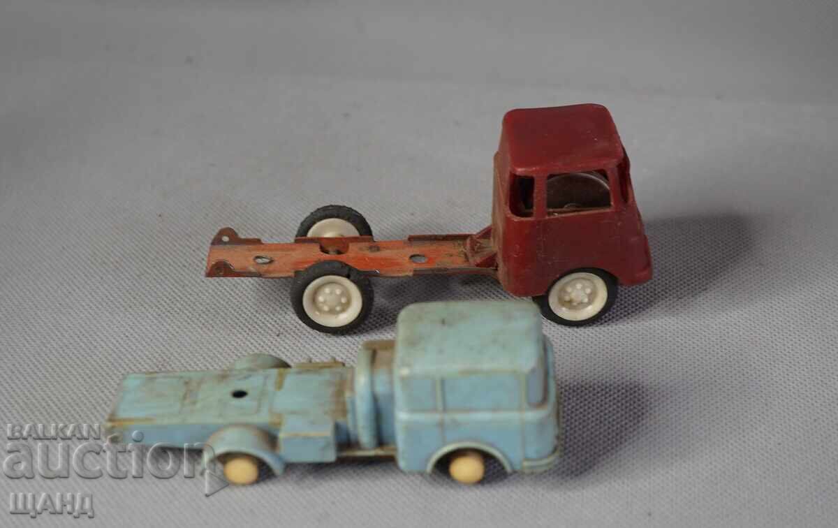 Licitație 2 Jucării vechi model camion mașinuțe