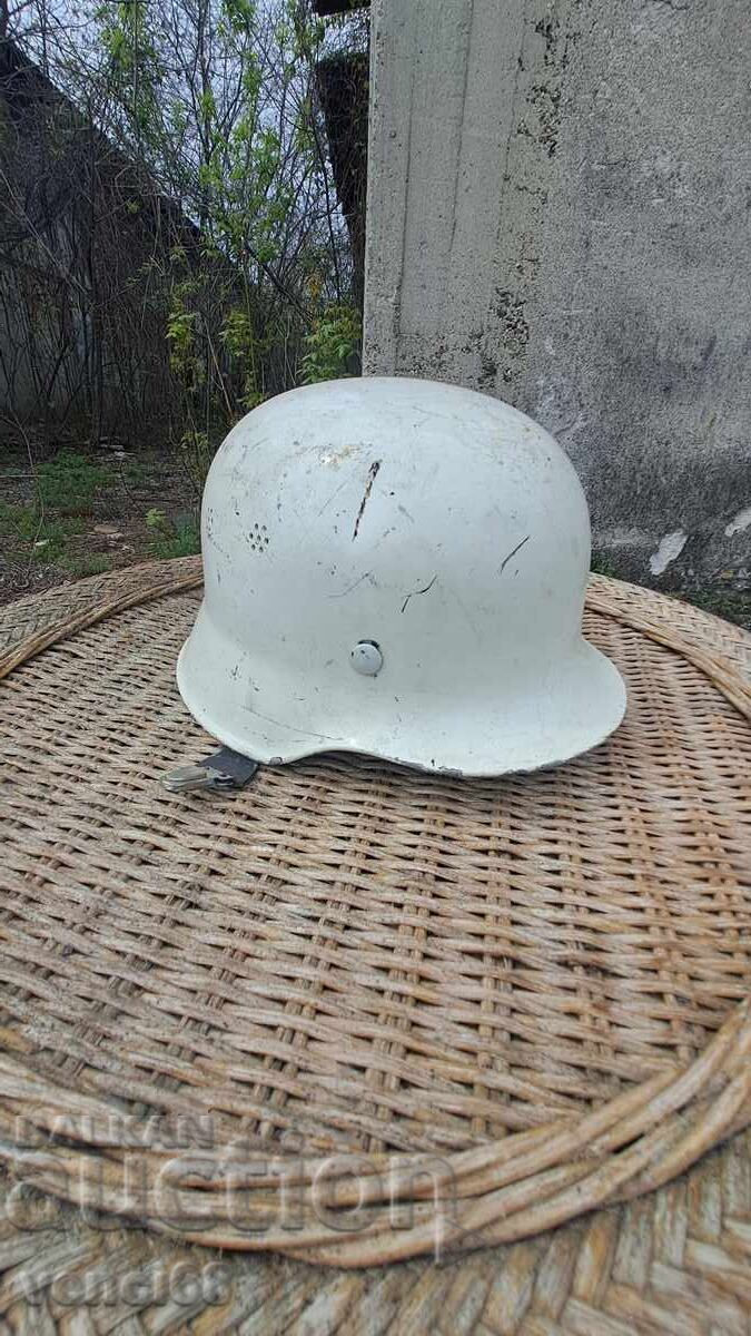 Cască de pompier cu preț € 8.00 | 15.65 BGN