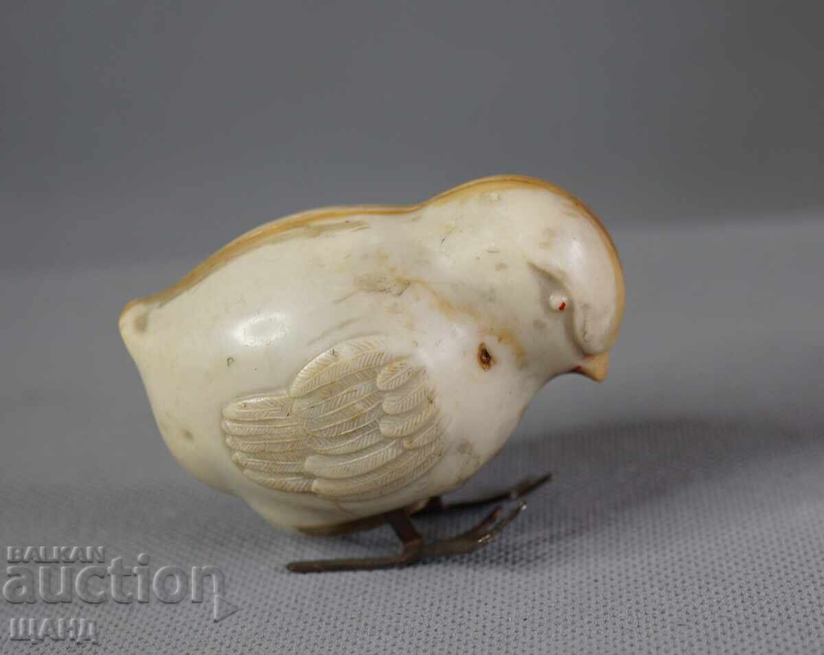 Jucărie mecanică veche din plastic, figurină pui cu preț € 5.54 | 10.84 BGN