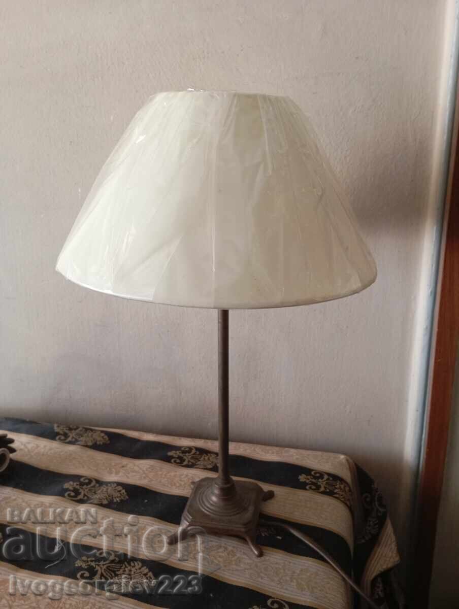 Lampă de masă clasică