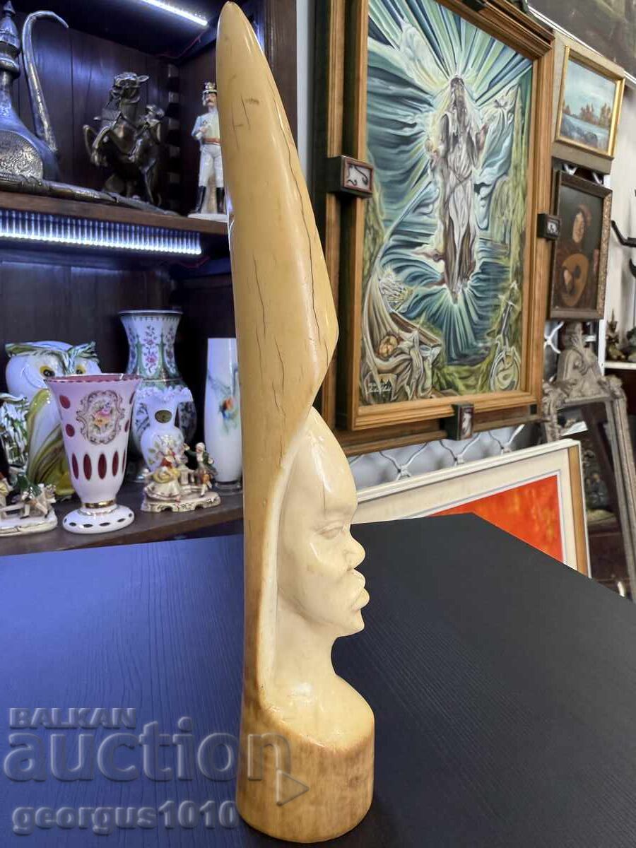 Ръчноизработена фигура от кост №8104