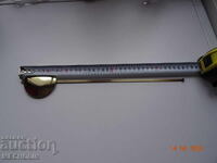 ΕΚΚΡΕΜΟ ΓΙΑ ΡΟΛΟΙ ΤΟΙΧΟΥ