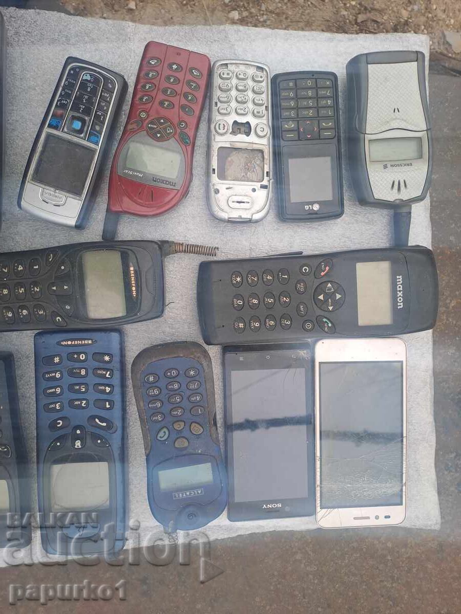 BZC DEȘEURI ELECTRONICE TELEFOANE 19 BUCĂȚI cu preț € 16.00 | 31.29 BGN