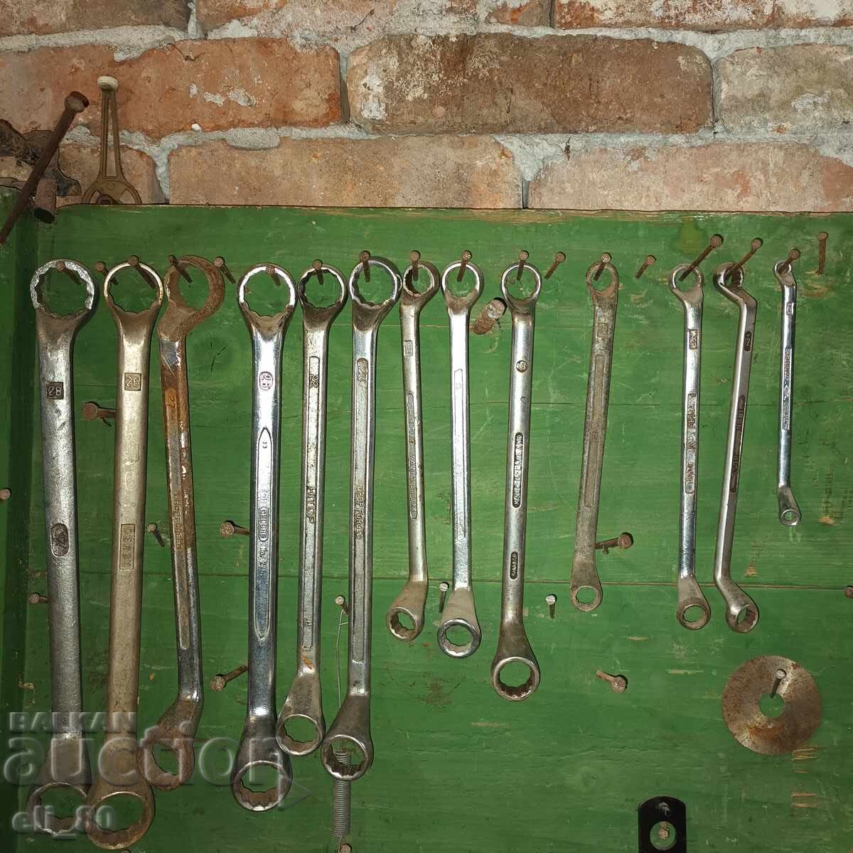 Μεγάλη παρτίδα κλειδιά, το μικρότερο είναι το Νο 6, το μεγαλύτερο είναι το Νο 32 με τιμή € 15.00 | 29.34 BGN