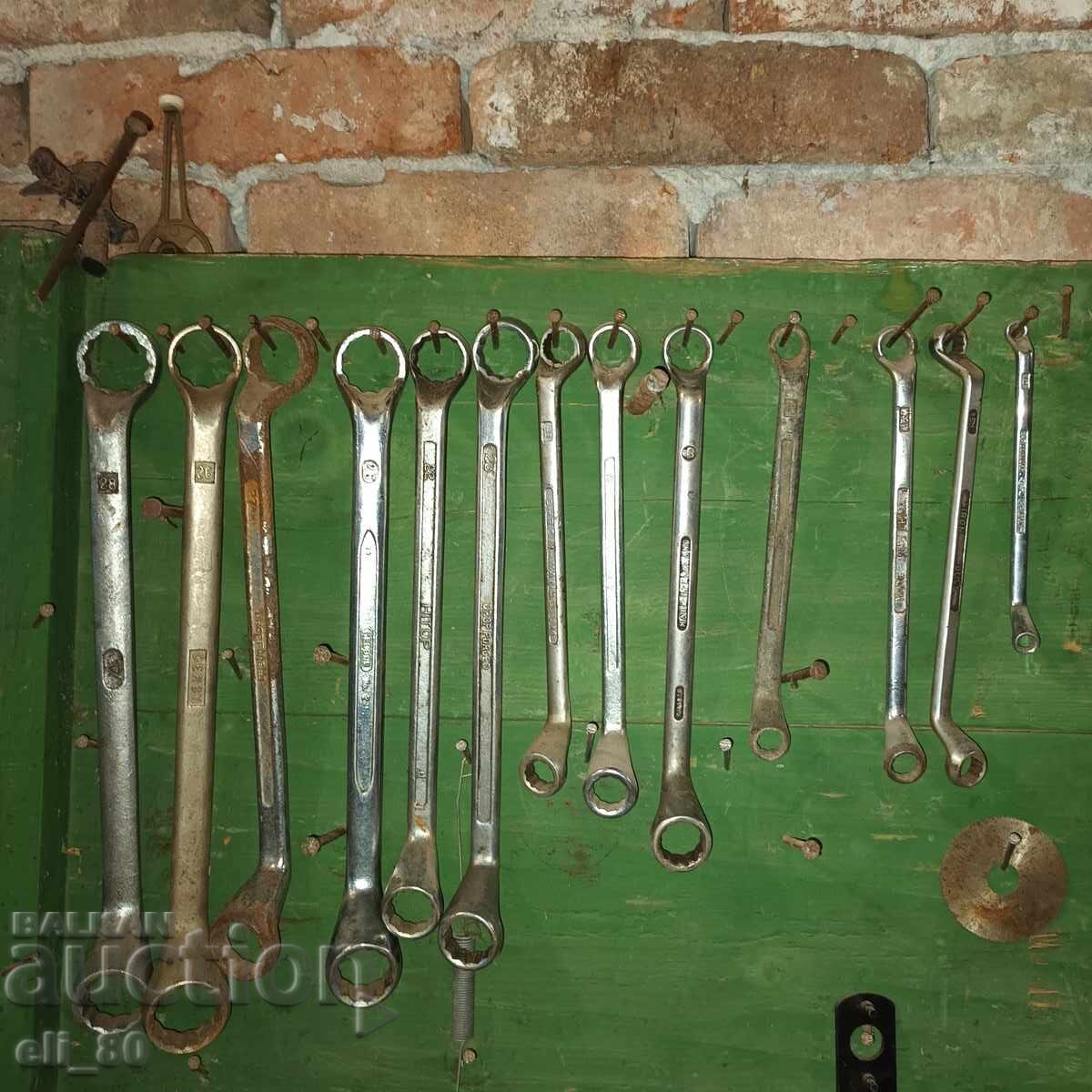 Μεγάλη παρτίδα κλειδιά, το μικρότερο είναι το Νο 6, το μεγαλύτερο είναι το Νο 32 - 5