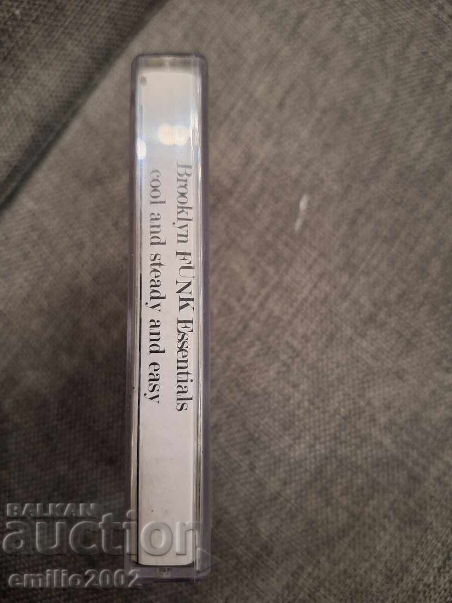 Casetă audio - Brooklyn Funk Essentials cu preț € 1.49 | 2.91 BGN