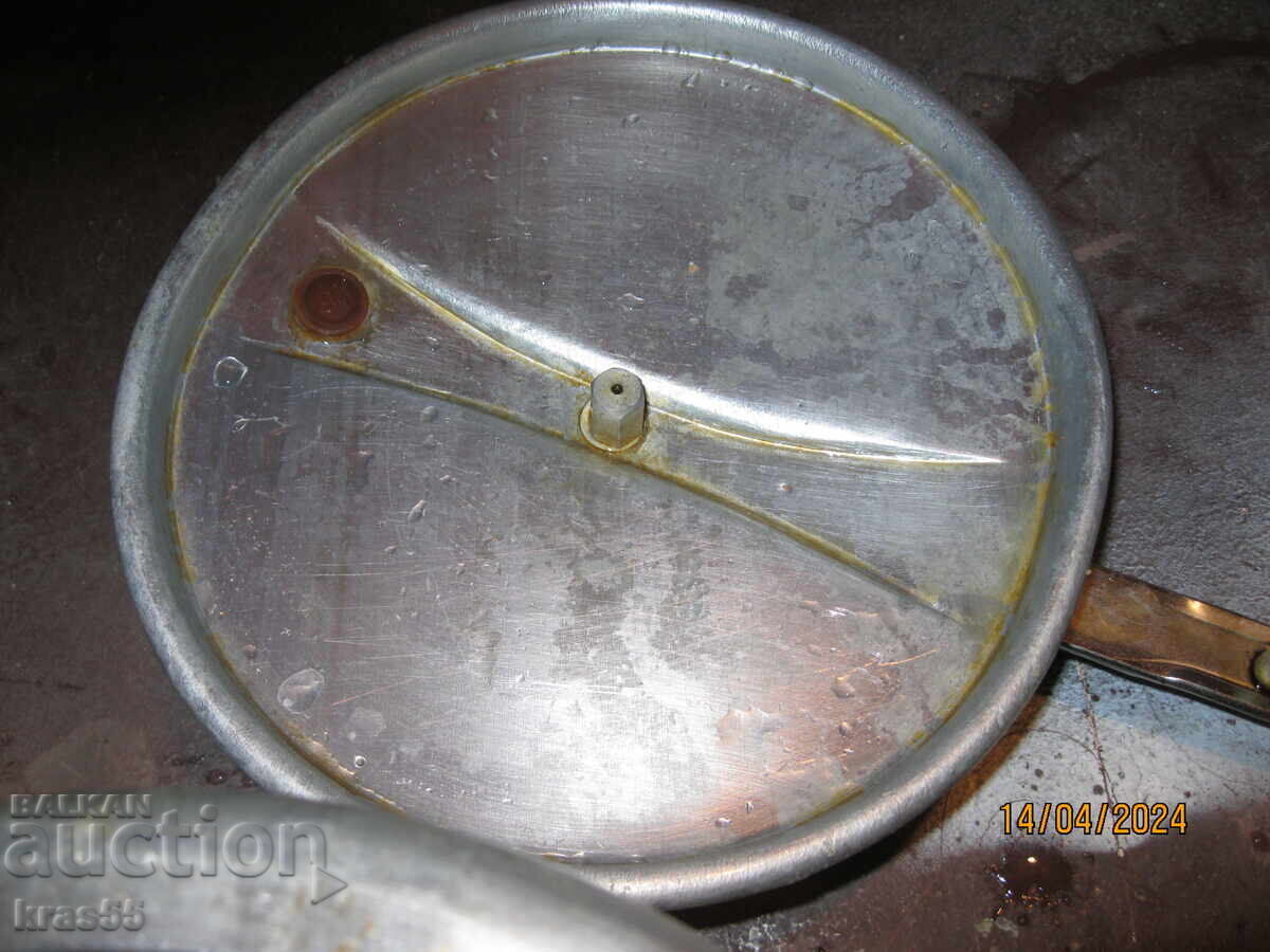Delivery of Pressure cooker