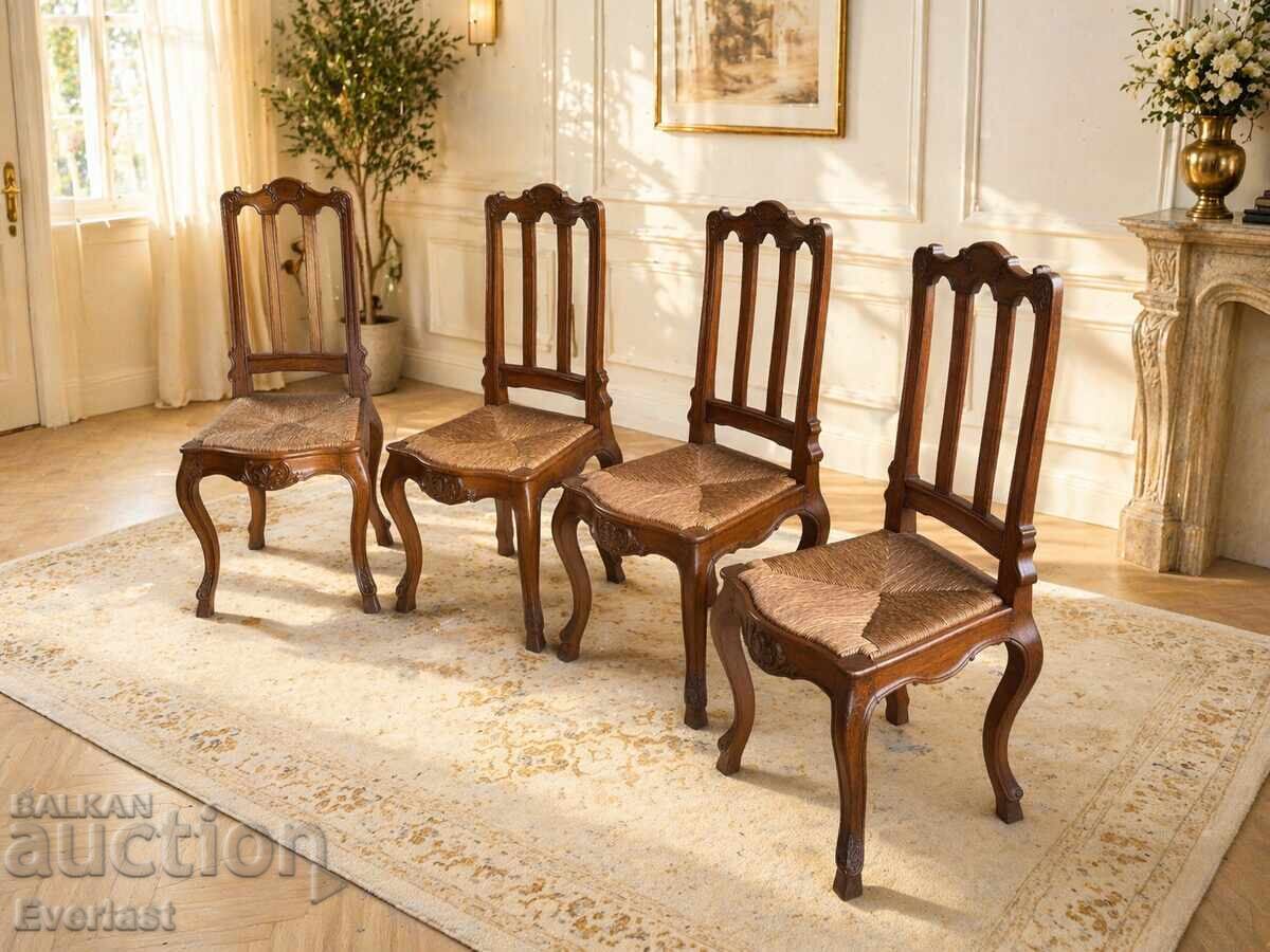 Τέσσερις καρέκλες με τιμή € 300.00 | 586.75 BGN