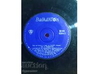 I am listing over 100 vinyl records. Super low price. ENDING AUCTION