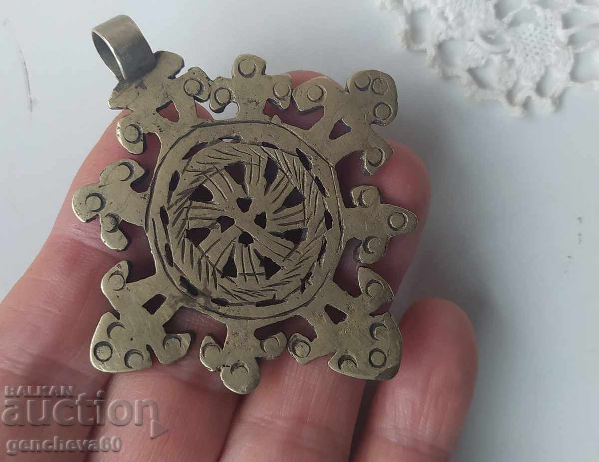 Delivery of Old crosses