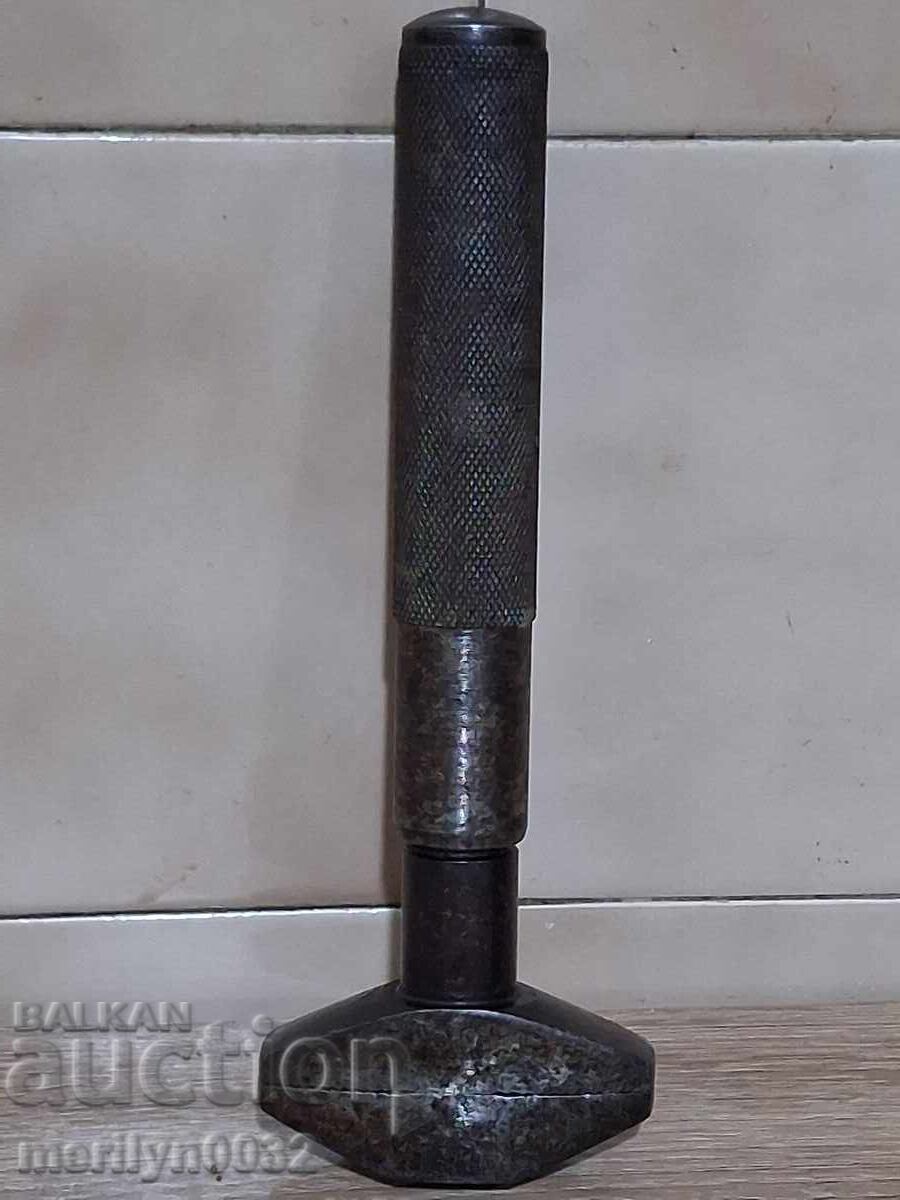 Раздвежен гаечен ключ от военна работилница WWII с цена € 34.00 | 66.50 лв.