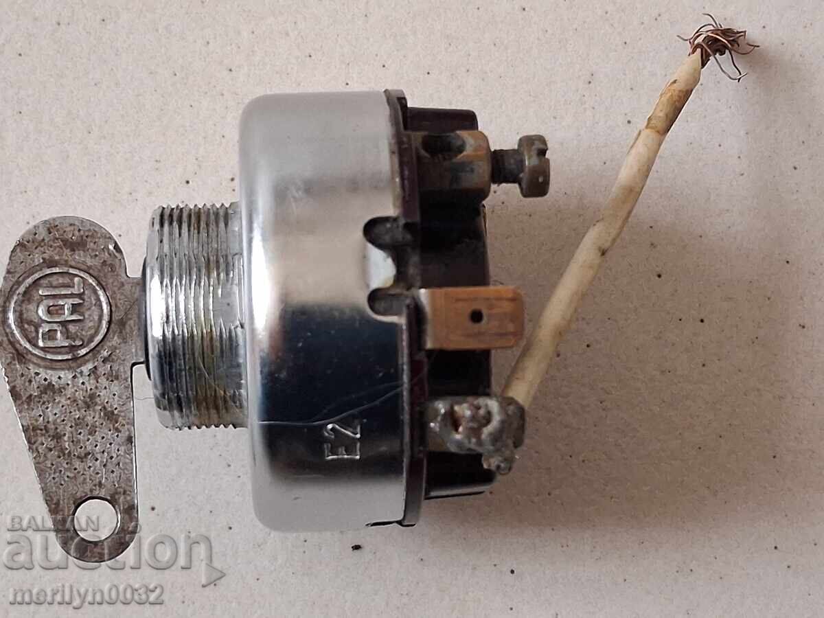 Доставка на Контактен ключ от товарен автомобил Чехословакия