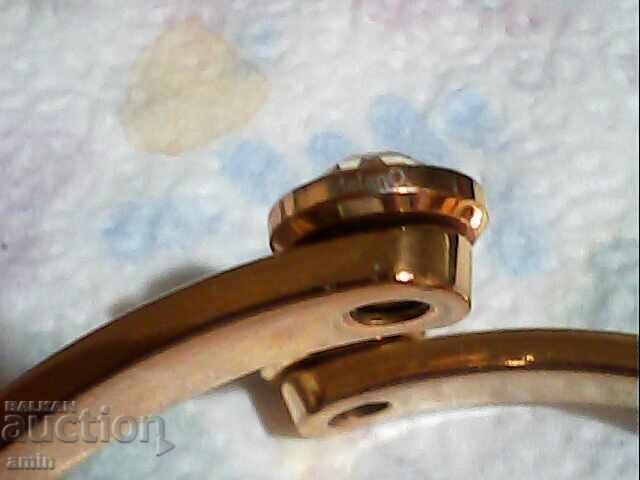 Delivery of Beautiful gold-plated Melano bracelet