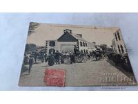 P K Cornouailles sosește în mașinile nunții în sat