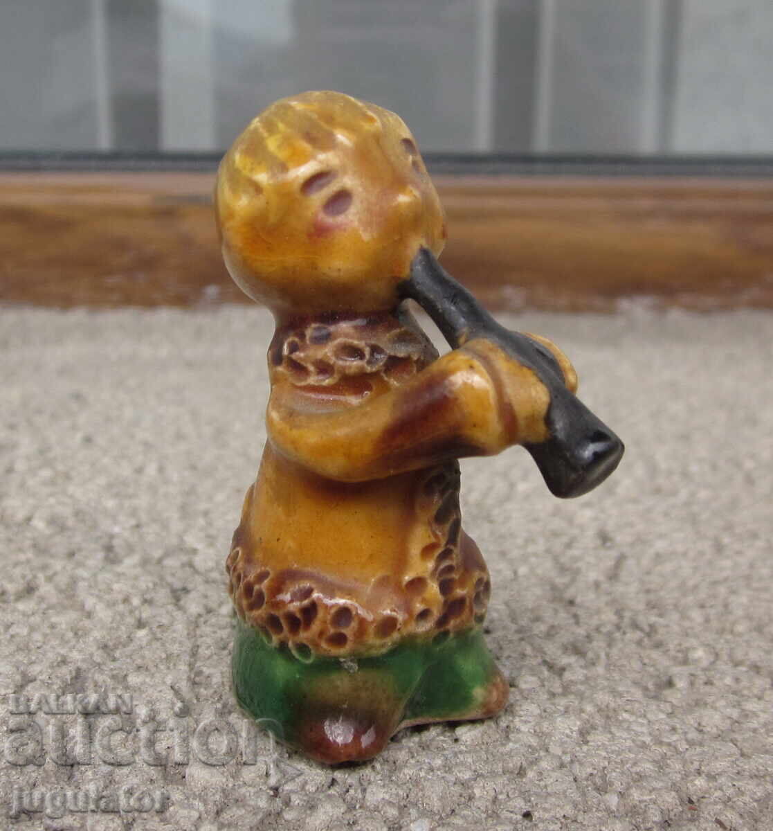 Δημοπρασία παλιά βουλγάρικη λαογραφική μικρή κεραμική φιγούρα