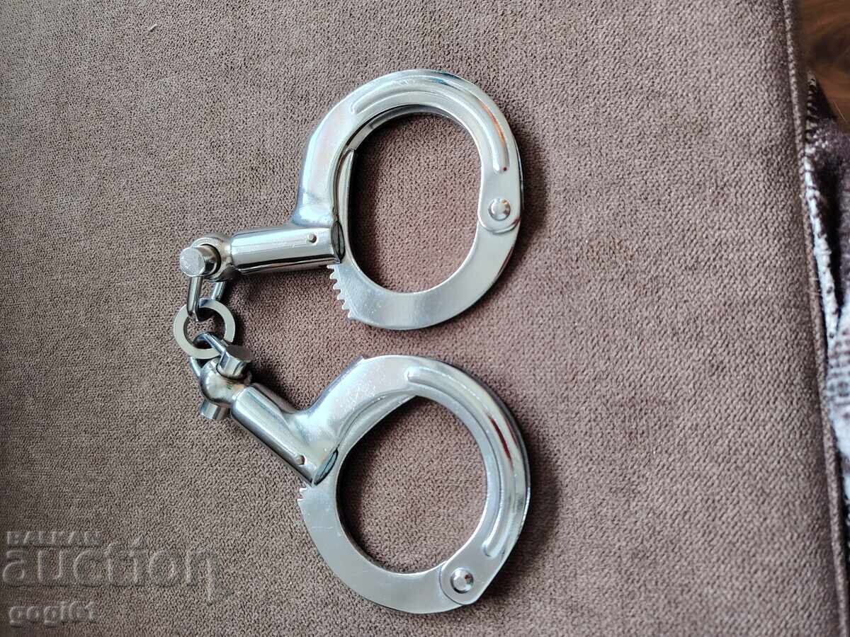 Cătușe de calitate - 7