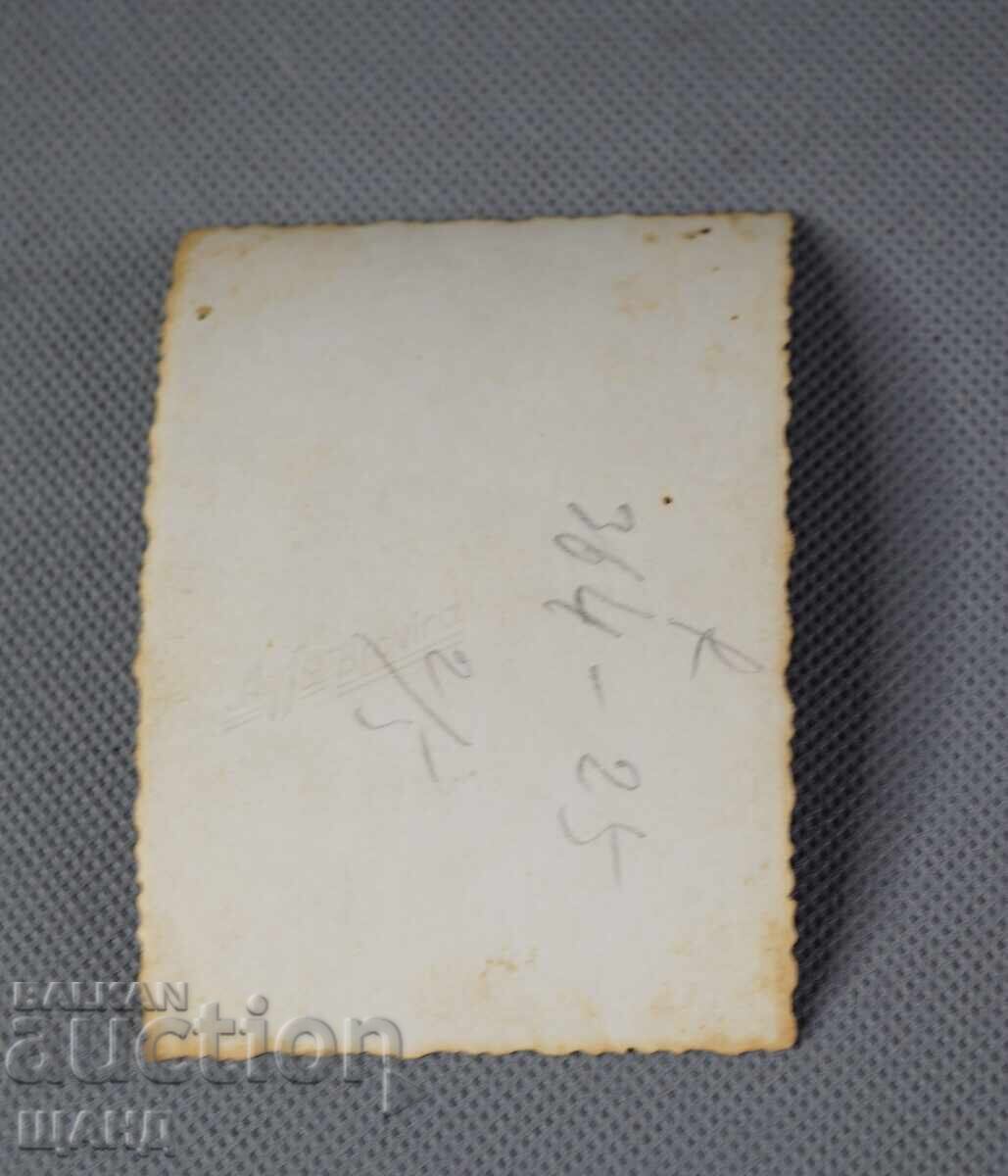 Fotografie veche cu femei în costume populare cu preț € 1.45 | 2.84 BGN