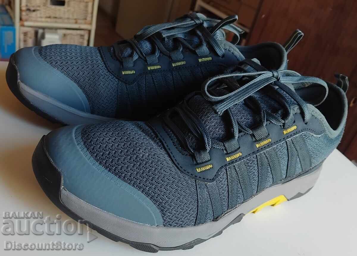 Auction  Lightweight hiking shoes, size 45