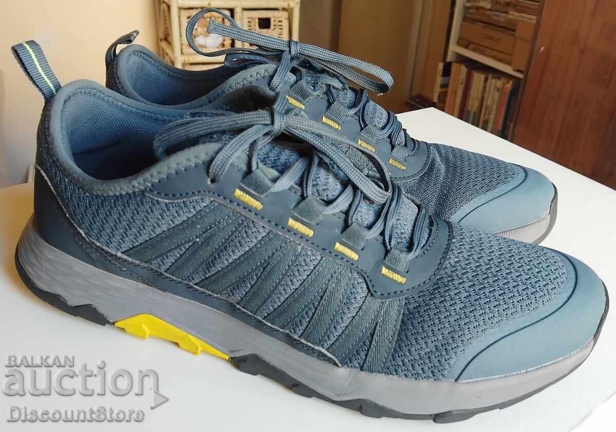 Lightweight hiking shoes, size 45