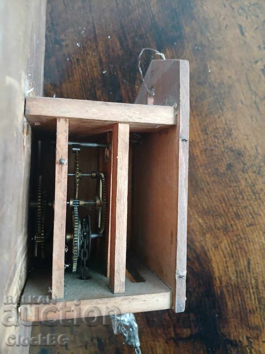 Ceas german policrom de la mijlocul anilor 1960 cu preț € 15.00 | 29.34 BGN