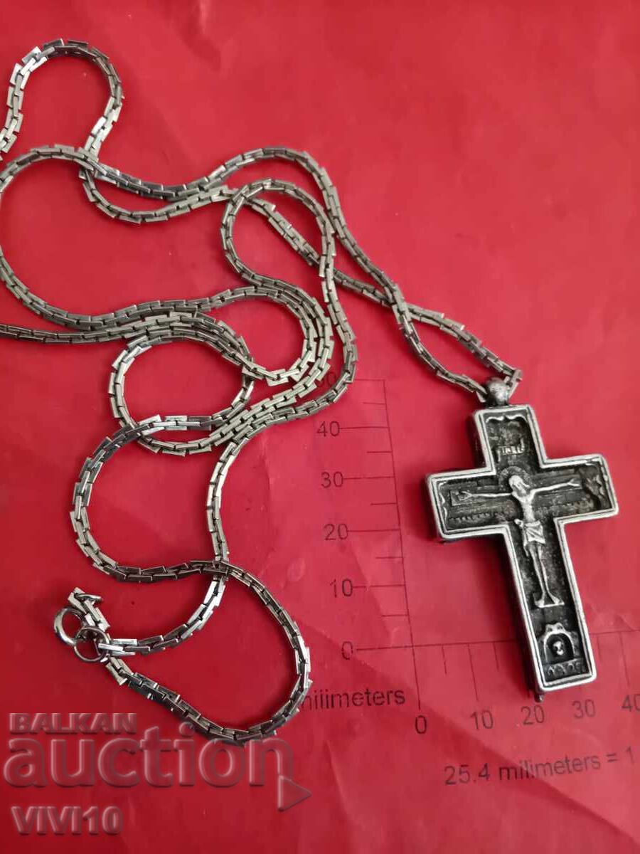 Старинно колие с кръст с цена € 20.00 | 39.12 лв.