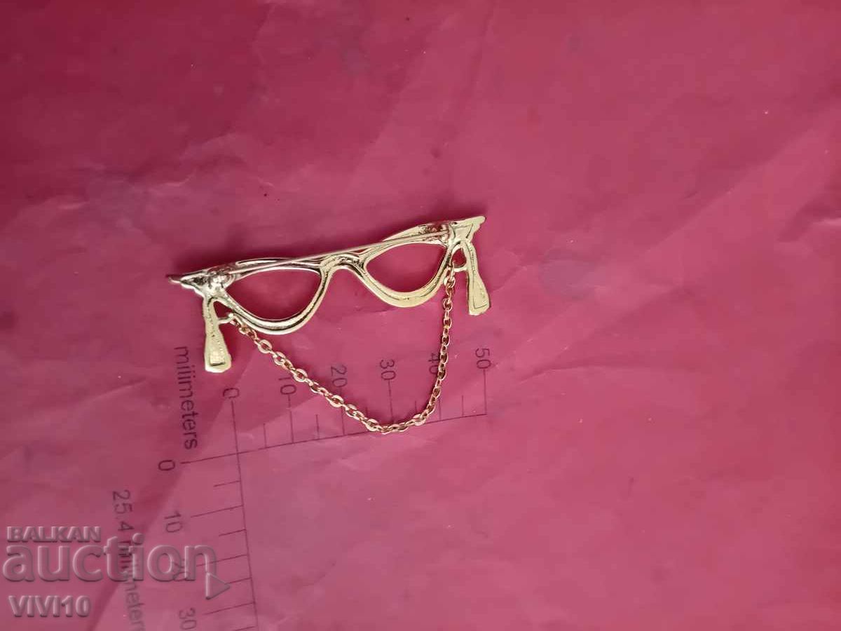 Antique brooch, glasses with price € 20.00 | 39.12 BGN
