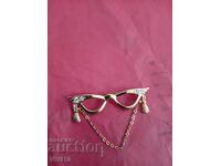 Αρχαία καρφίτσα, γυαλιά