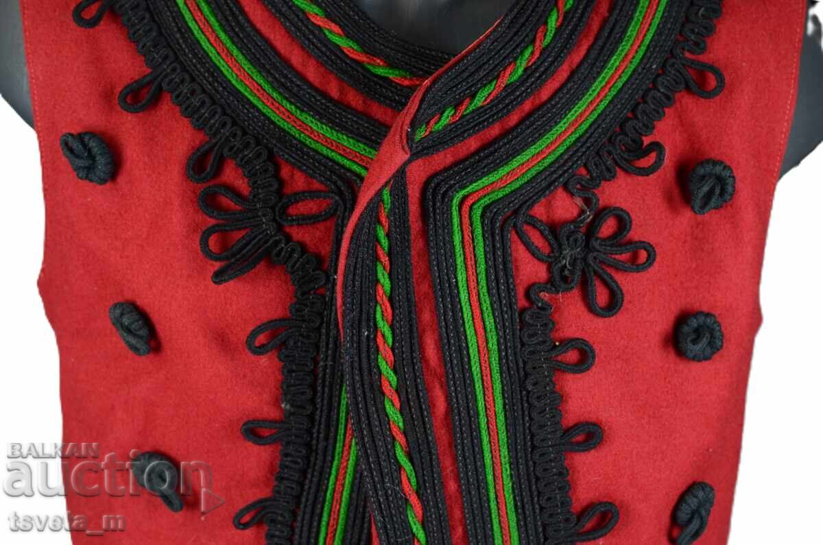 Доставка на Традиционен мъжки елек, декориран с гайтани народна носия