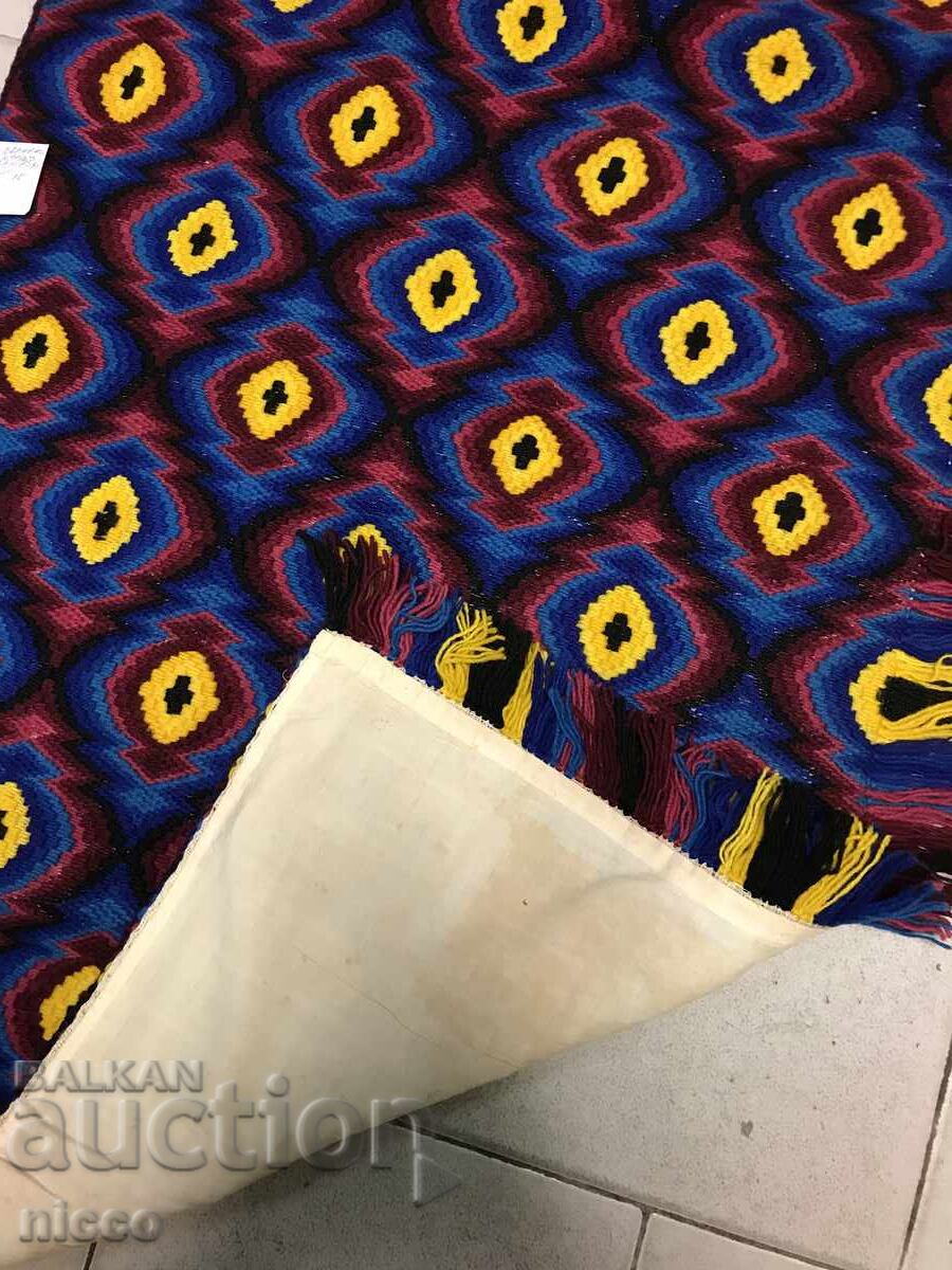 Кавьор ръчно изтъкан,Гоблен, плаче с цена € 50.00 | 97.79 лв.