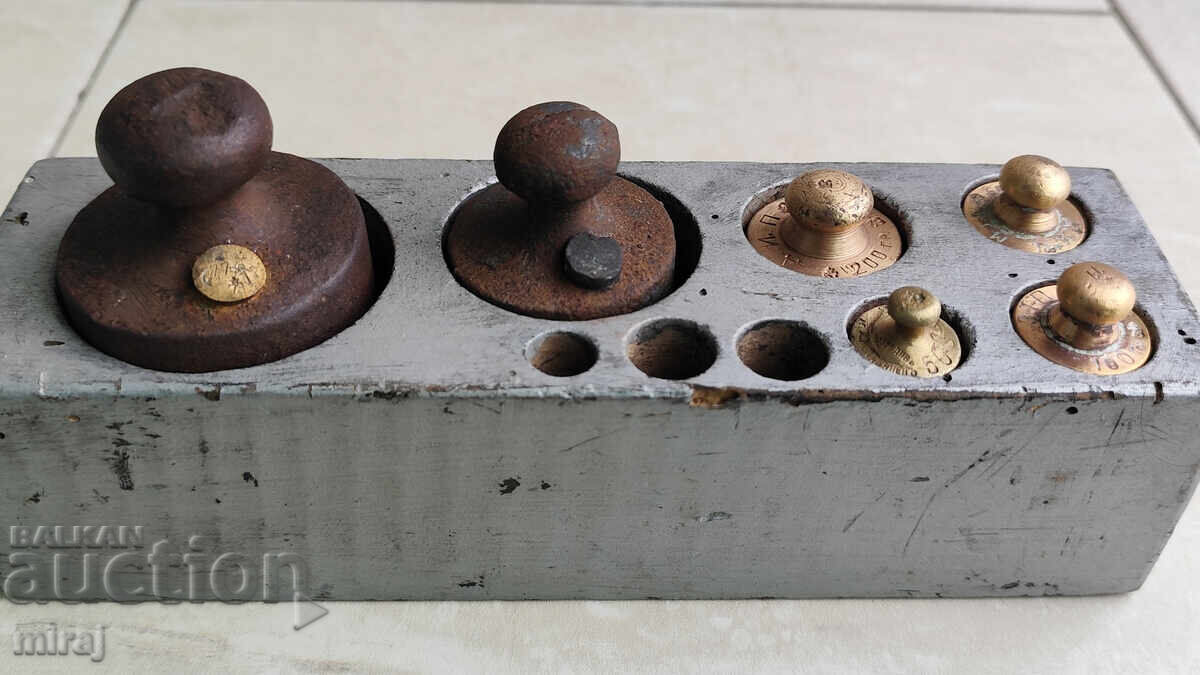 Old weights / grams