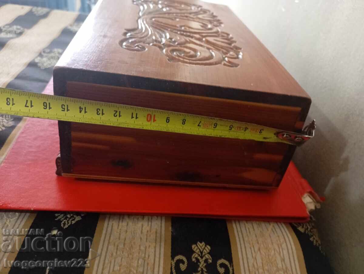 Delivery of Vintage wooden box