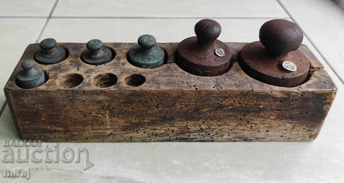 Licitație Cântare vechi / grame