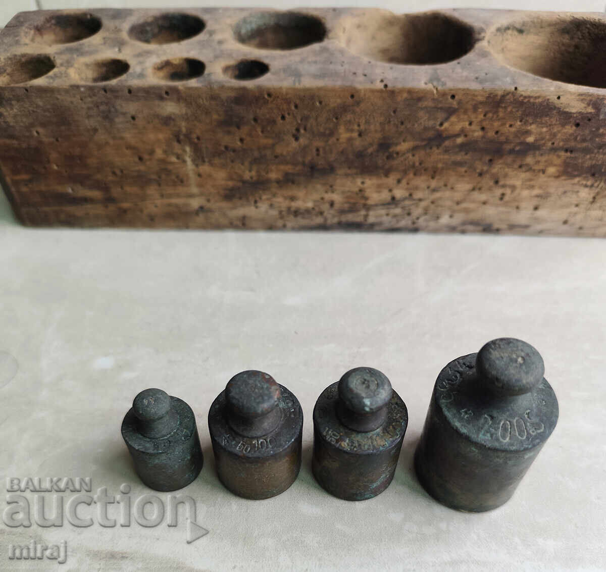 Livrarea Cântare vechi / grame