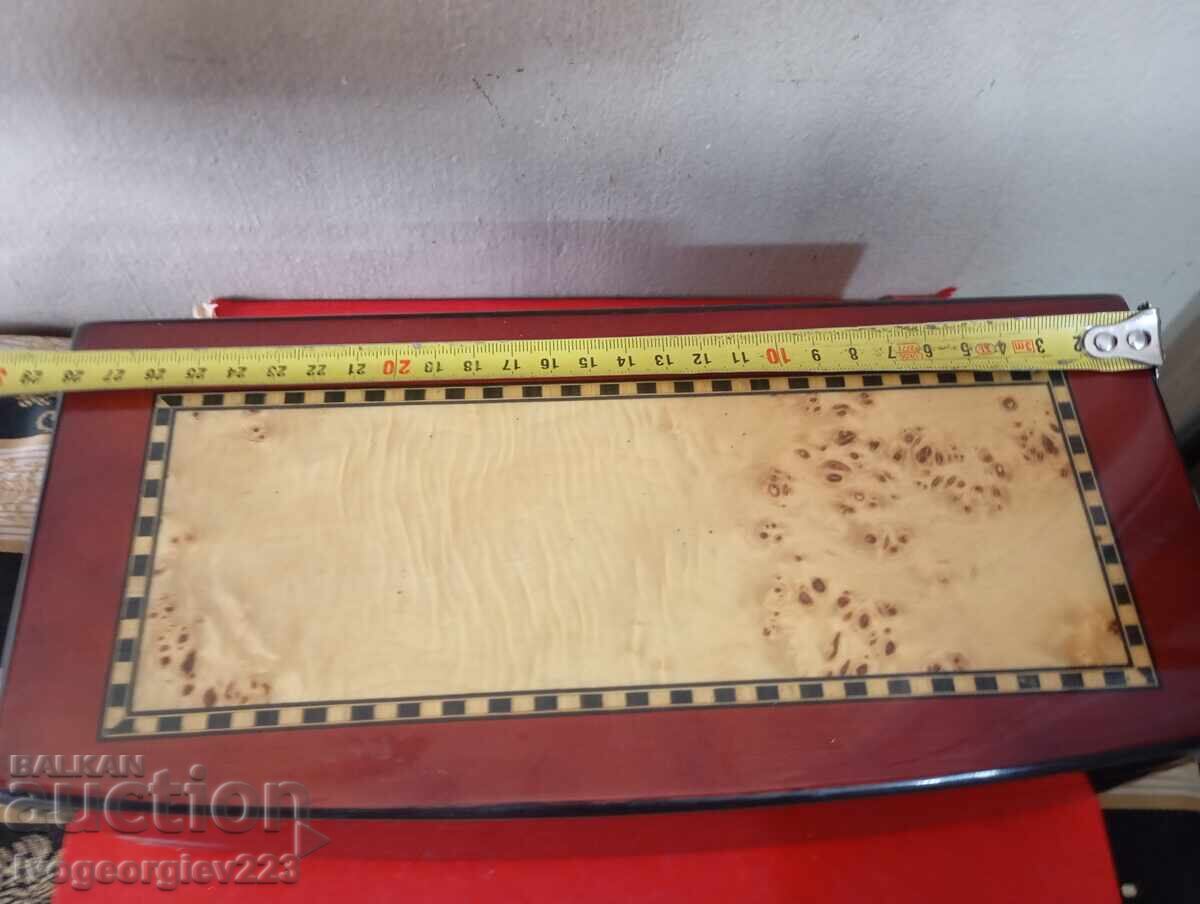 Vintage musical jewelry box with price € 42.00 | 82.14 BGN