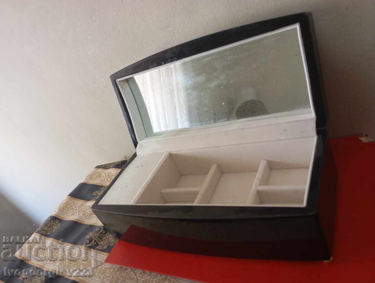 Vintage musical jewelry box - 5