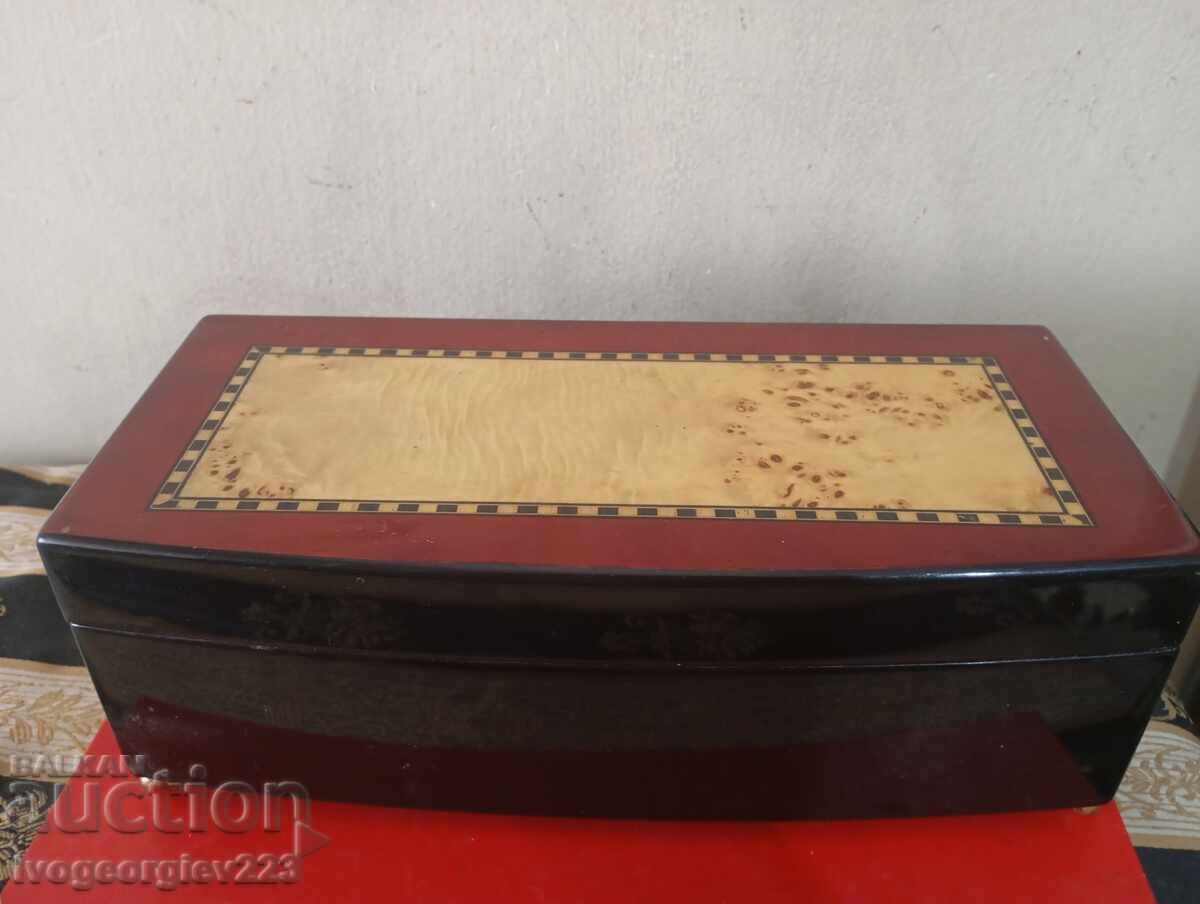 Vintage musical jewelry box