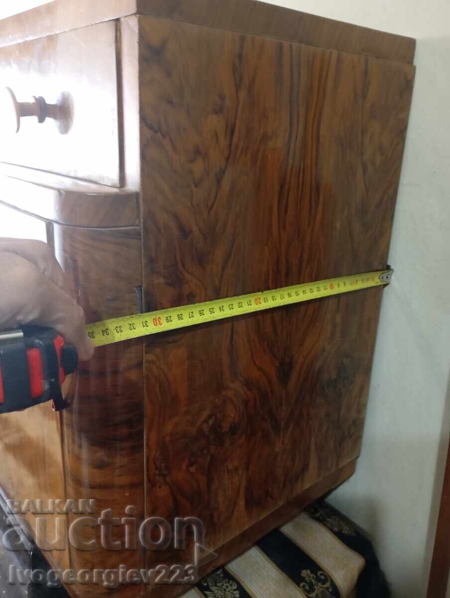 Set de două noptiere vechi cu preț € 46.00 | 89.97 BGN