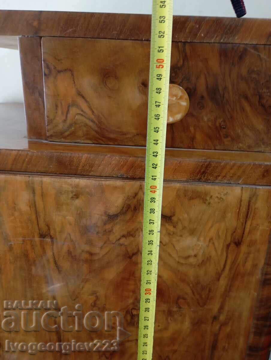 Livrarea Set de două noptiere vechi