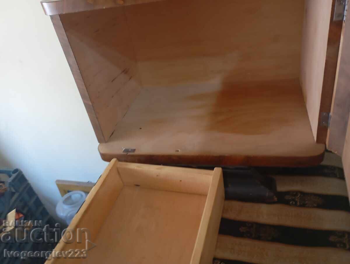 Set de două noptiere vechi - 5