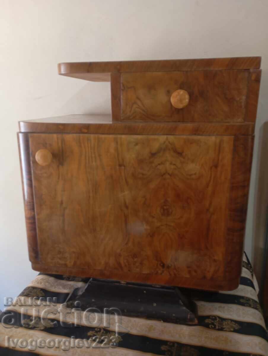 Set de două noptiere vechi