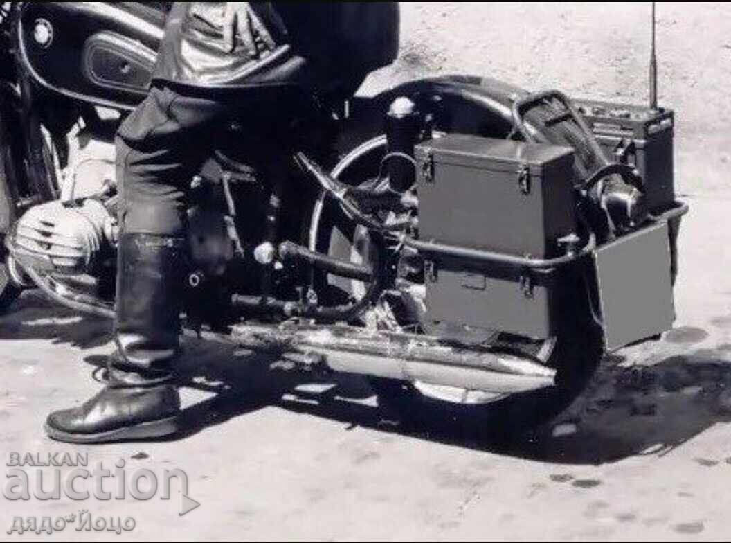 Παλιός Γερμανικός Στρατιωτικός/Αστυνομικός Ραδιοφωνικός Σταθμός FM LORENZ με τιμή € 179.00 | 350.09 BGN