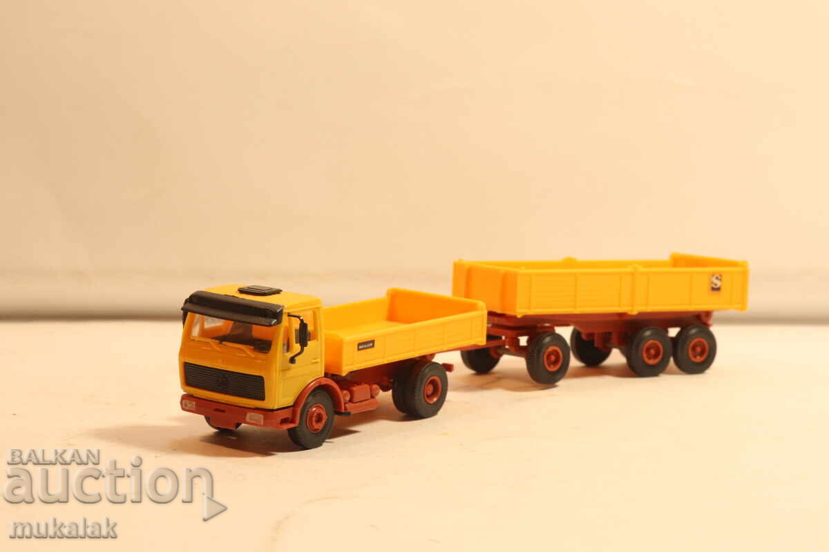 KIBRI H0 1/87 CAMION MERCEDES BASCULANTĂ MODEL AUTO cu preț € 8.00 | 15.65 BGN