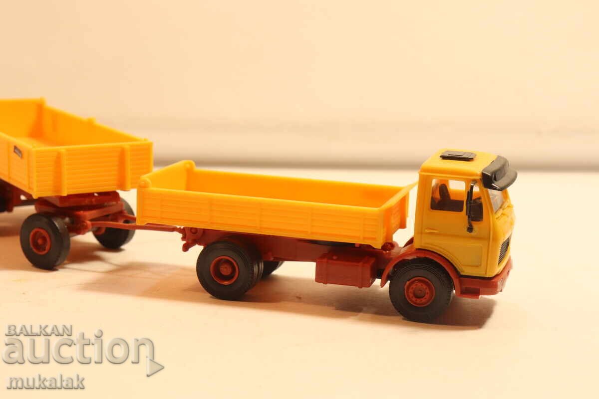 Livrarea KIBRI H0 1/87 CAMION MERCEDES BASCULANTĂ MODEL AUTO