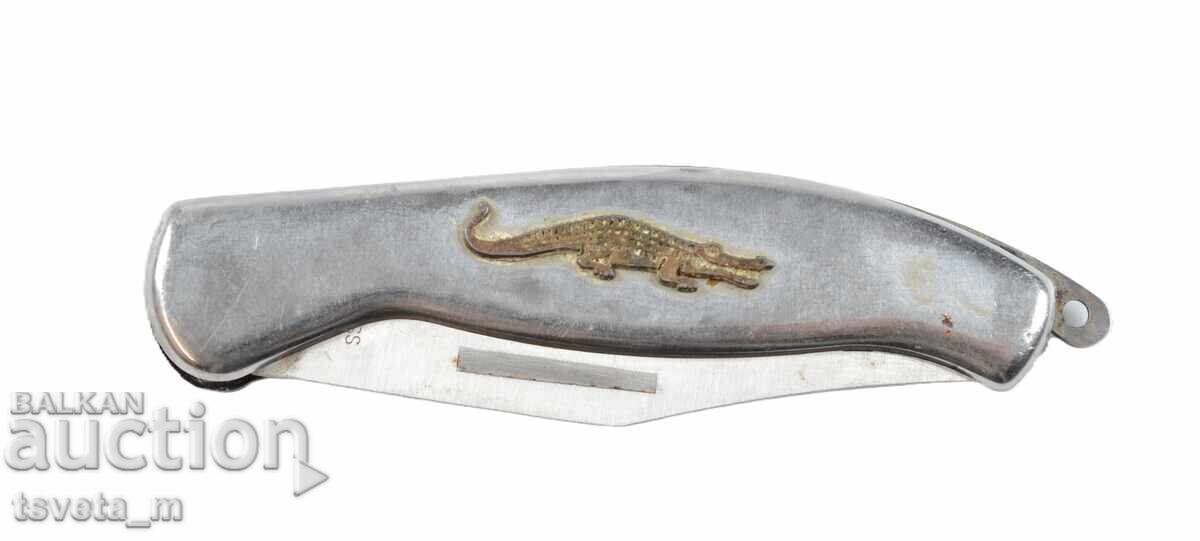 Un cuțit de buzunar